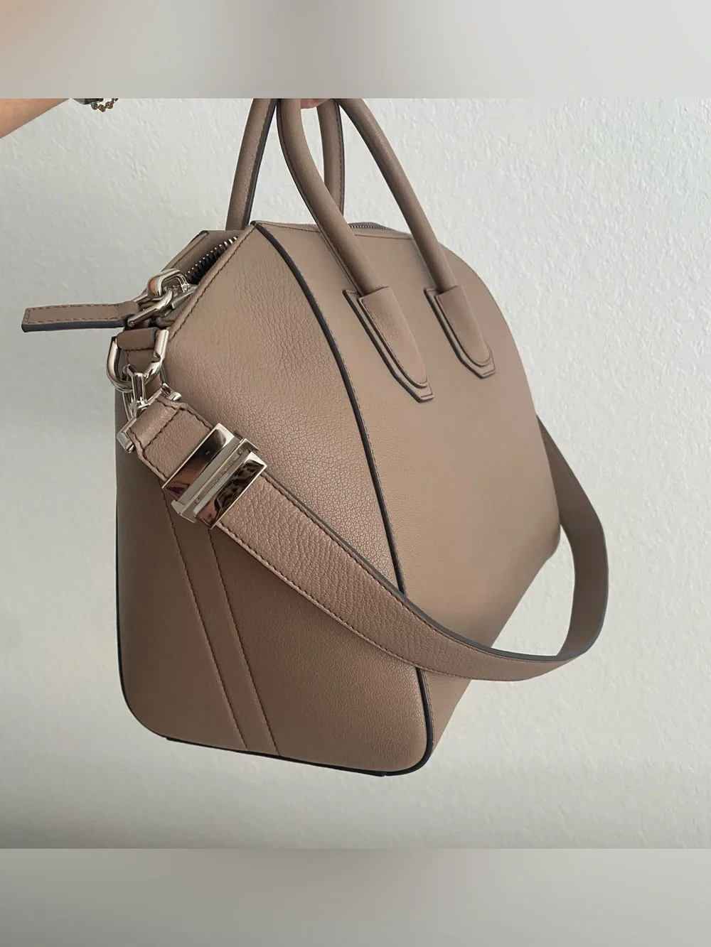 Givenchy Antigona Medium Sugar Linen Taupe Shoulder Top Handle Bag EUC